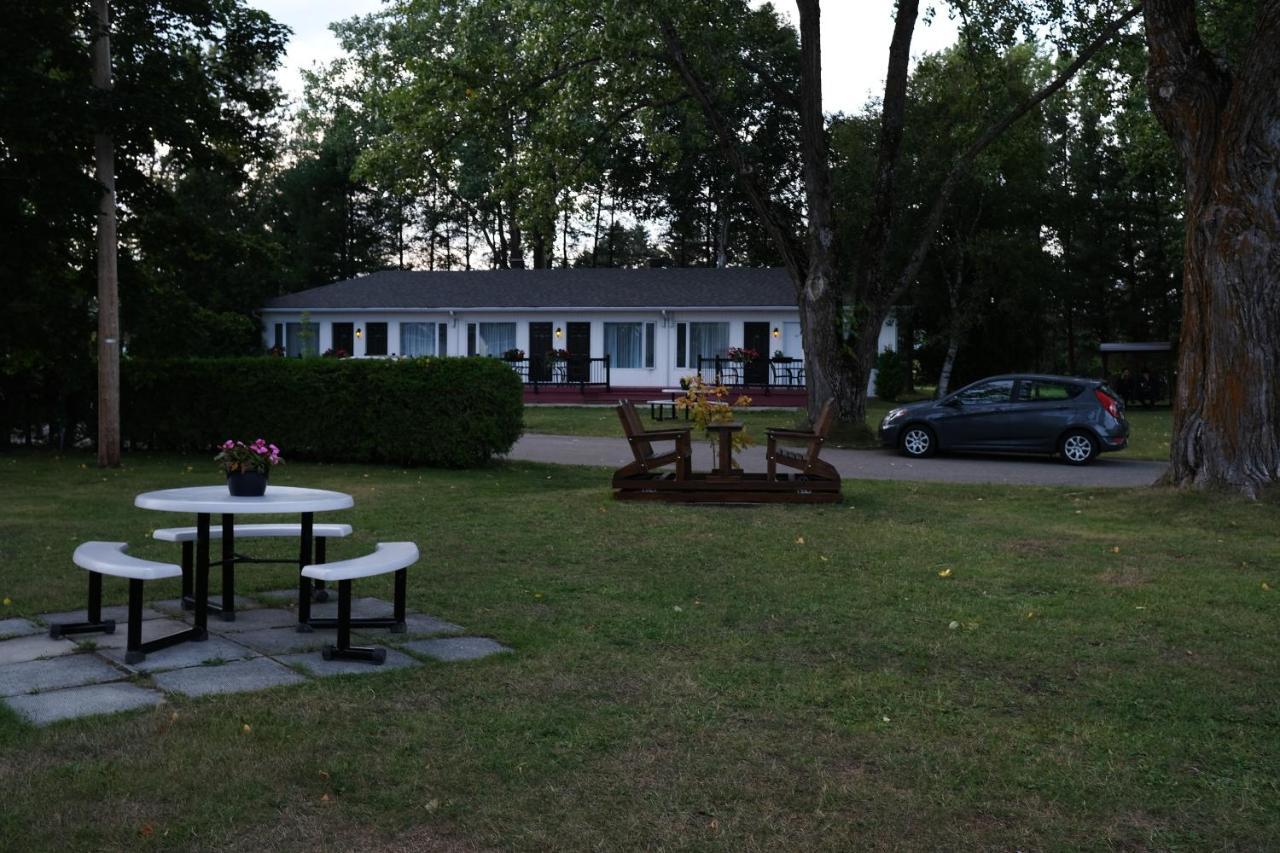 Domaine Belle Plage Hotel Baie-Saint-Paul Exterior photo